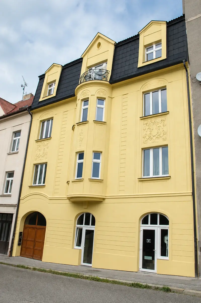 rekonstrukce-bytovy_dum-pisek